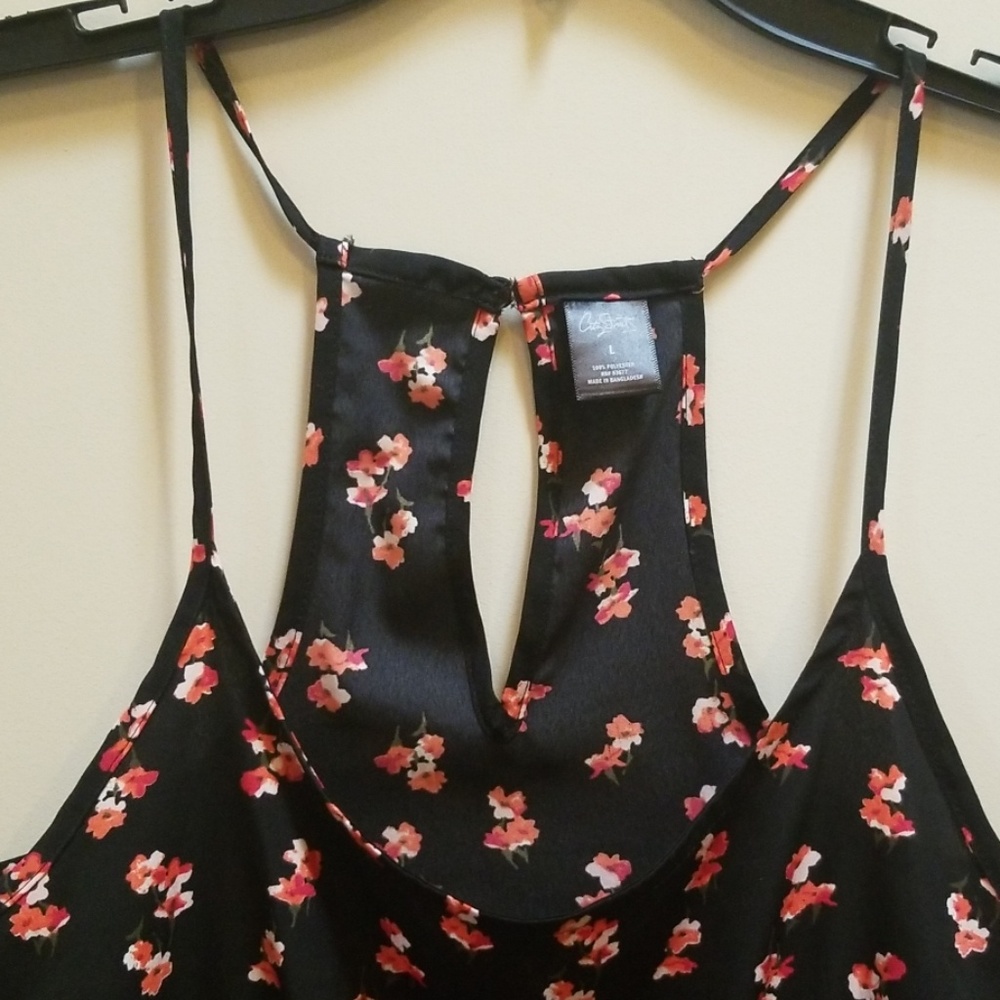 City Streets | Floral Spaghetti Strap Romper - Picture 3 of 8